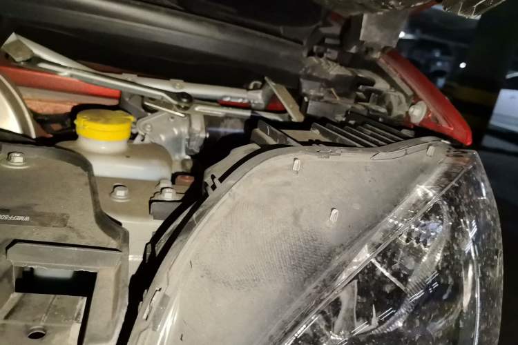 Used smart forfour 2016 0.9T 66 kW Pioneer Edition Engine Bay Left