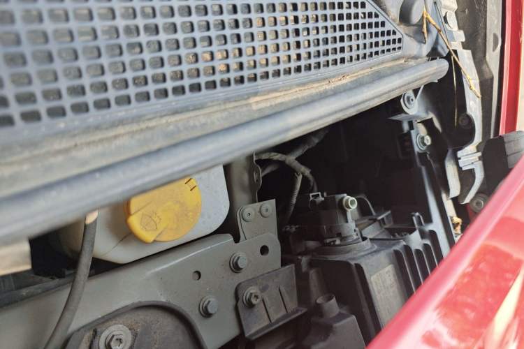 Used smart forfour 2016 1.0L 52 kW Dynamic Edition Engine Bay Left