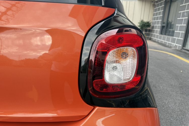 Used smart forfour 2016 1.0L 52 kW Passion Edition Exterior 1