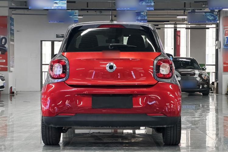 Used smart forfour 2016 1.0L 52 kW Dynamic Edition Exterior 2