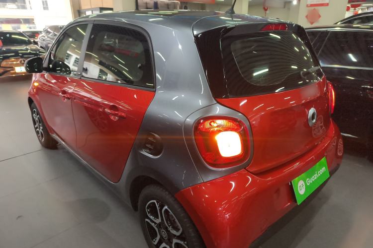 Used smart forfour 2016 0.9T 66 kW Pioneer Edition Exterior 2