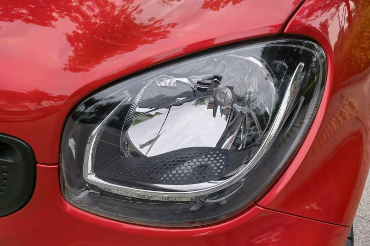 Used smart forfour 2016 1.0L 52 kW Dynamic Edition Exterior 2