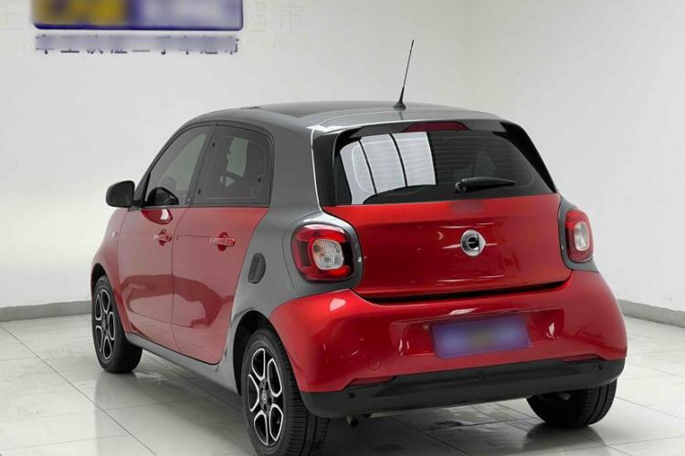 Used smart forfour 2016 0.9T 66 kW Pioneer Edition Exterior 3