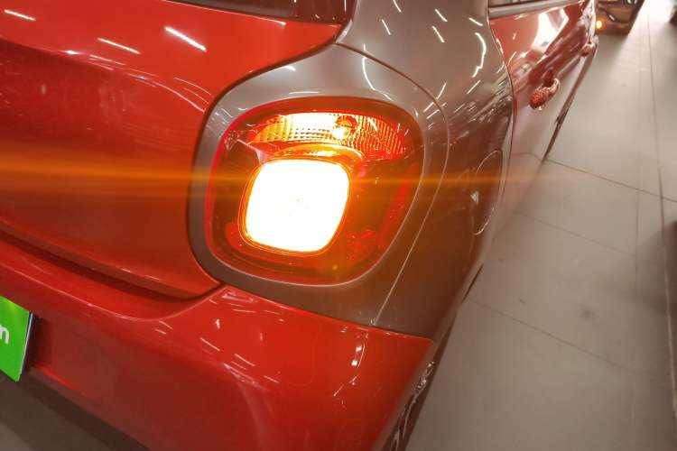 Used smart forfour 2016 0.9T 66 kW Pioneer Edition Exterior 3