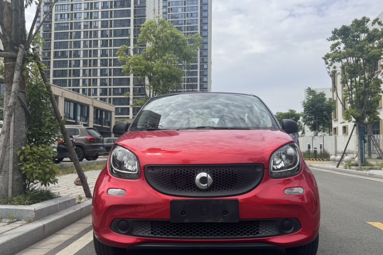 Used smart forfour 2016 1.0L 52 kW Dynamic Edition Exterior 4