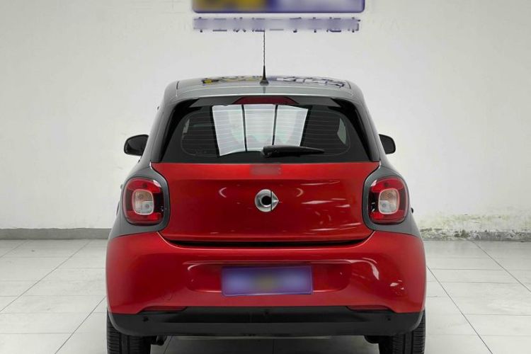 Used smart forfour 2016 0.9T 66 kW Pioneer Edition Exterior 4