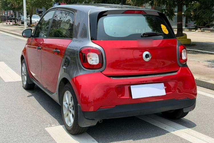 Used smart forfour 2016 1.0L 52 kW Dynamic Edition Exterior 4