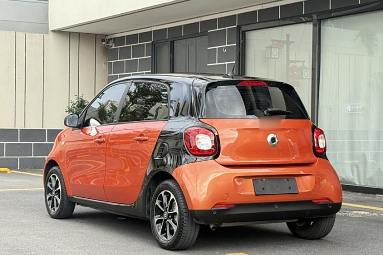 Used smart forfour 2016 1.0L 52 kW Passion Edition Exterior 4