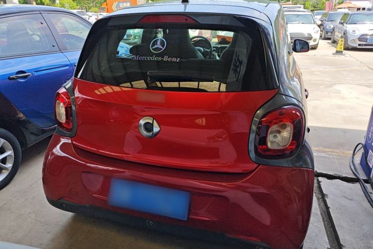 Used smart forfour 2016 0.9T 66 kW Pioneer Edition Exterior 4