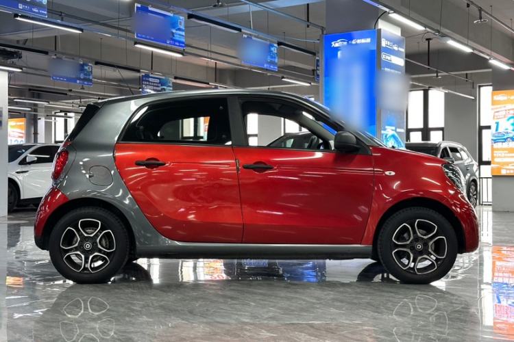 Used smart forfour 2016 1.0L 52 kW Dynamic Edition Exterior 5