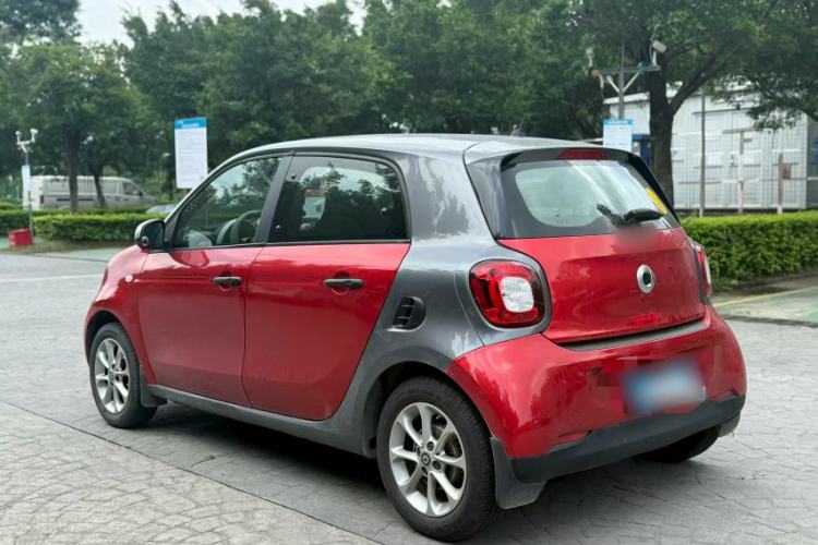 Used smart forfour 2016 1.0L 52 kW Dynamic Edition Exterior 5