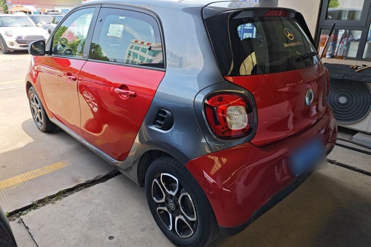 Used smart forfour 2016 0.9T 66 kW Pioneer Edition Exterior 5