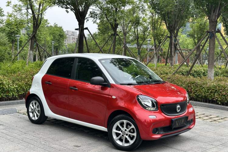 Used smart forfour 2016 1.0L 52 kW Dynamic Edition Exterior 5