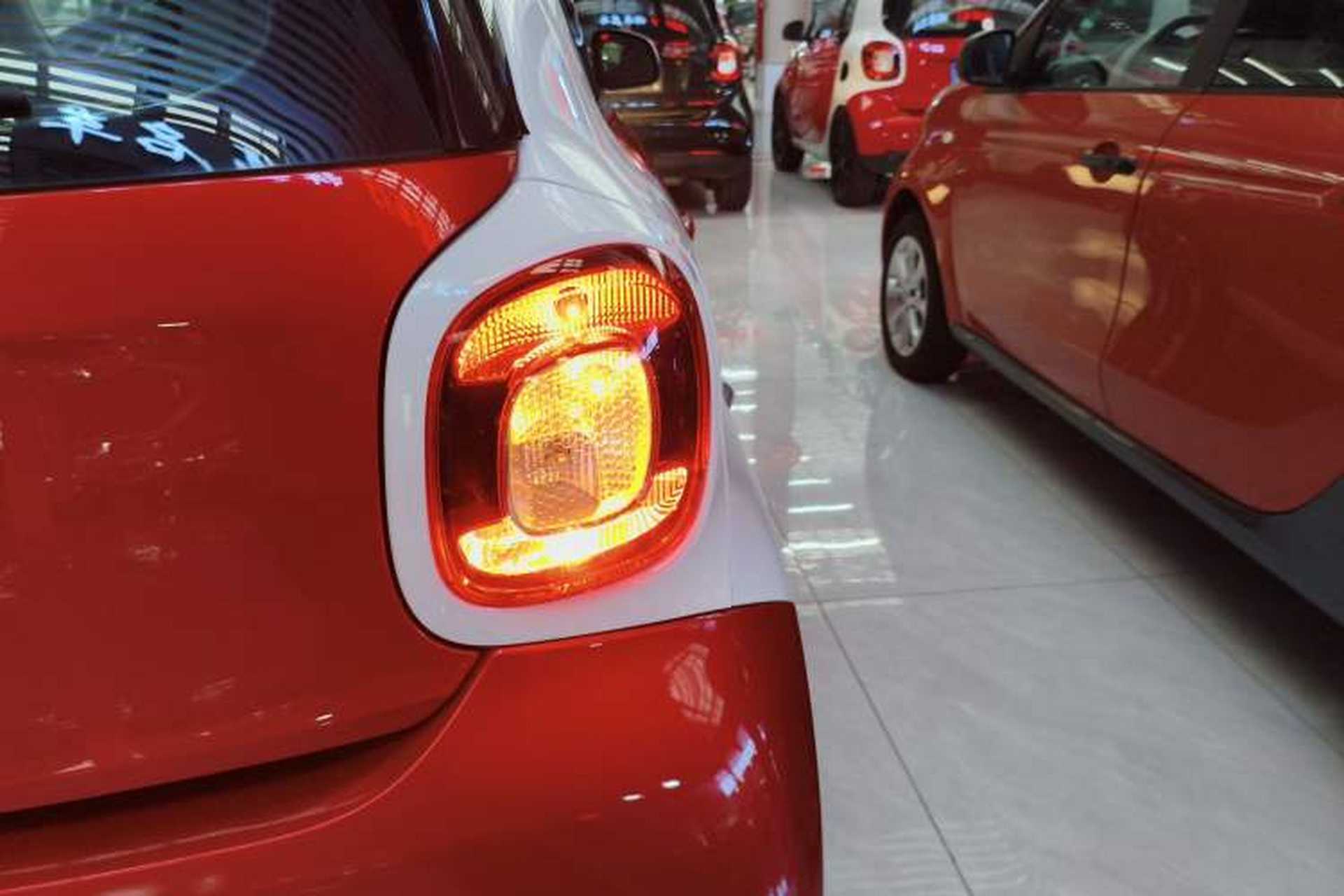 Used smart forfour 2016 1.0L 52 kW Passion Edition Exterior 6