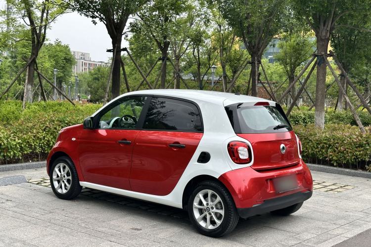 Used smart forfour 2016 1.0L 52 kW Dynamic Edition Exterior 6