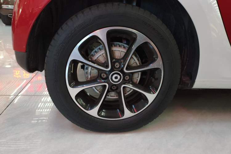 Used smart forfour 2016 1.0L 52 kW Passion Edition Exterior 8