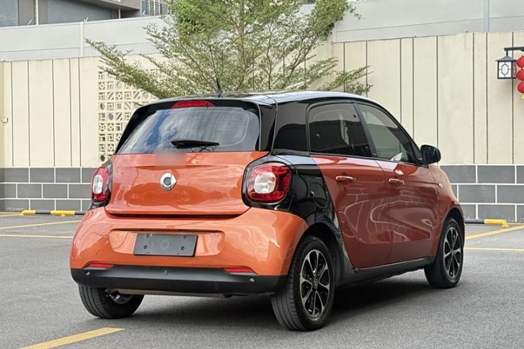 Used smart forfour 2016 1.0L 52 kW Passion Edition Exterior 9