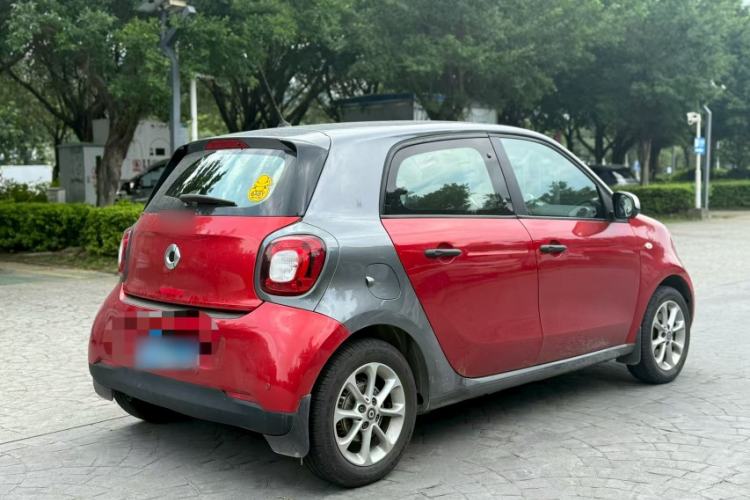 Used smart forfour 2016 1.0L 52 kW Dynamic Edition Exterior 9