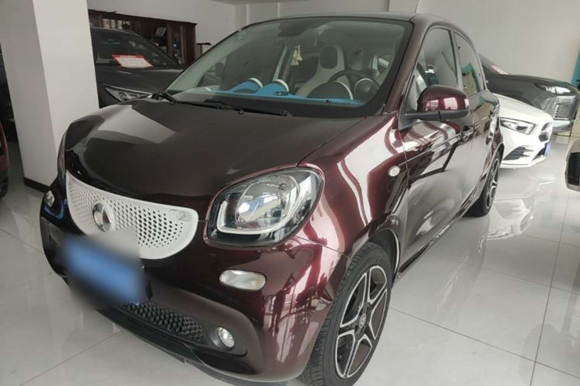 Used smart forfour 2016 0.9T 66 kW Ultimate Edition Front Left 45 Deg
