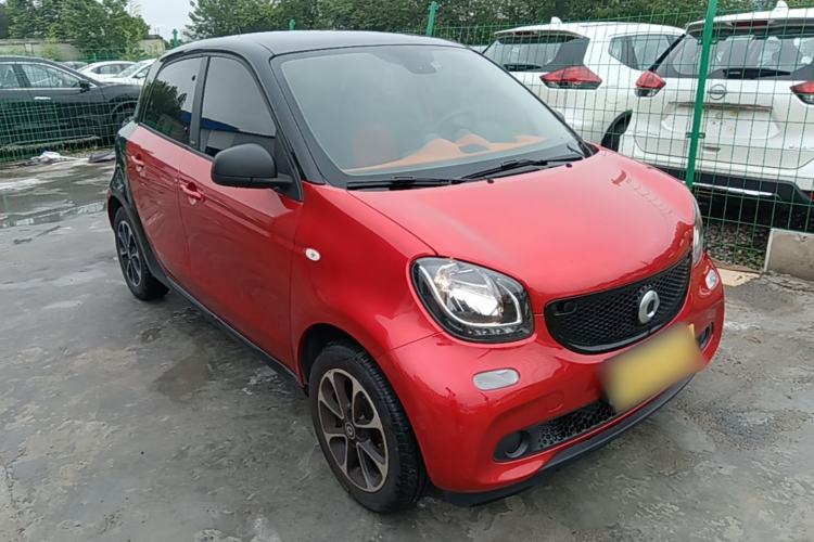 Used smart forfour 2016 1.0L 52 kW Passion Edition Front Right 45 Deg