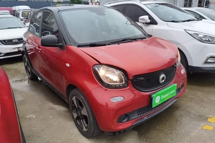 Used smart forfour 2016 1.0L 52 kW Passion Edition Front Right 45 Deg