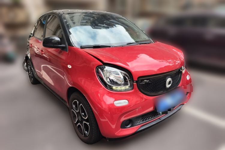 Used smart forfour 2016 0.9T 66 kW Pioneer Edition Front Right 45 Deg