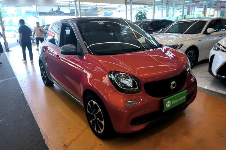 Used smart forfour 2016 1.0L 52 kW Passion Edition Front Right 45 Deg