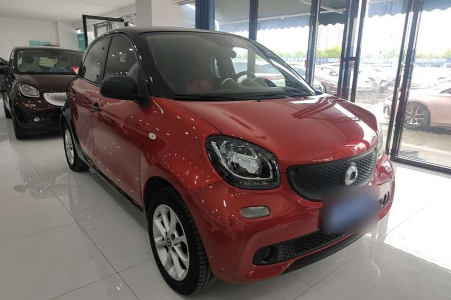 Used smart forfour 2016 1.0L 52 kW Dynamic Edition Front Right 45 Deg