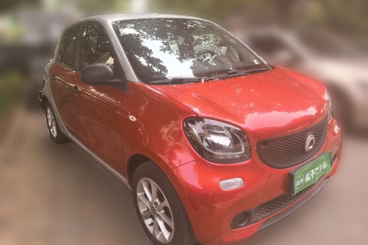 Used smart forfour 2016 1.0L 52 kW Dynamic Edition Front Right 45 Deg