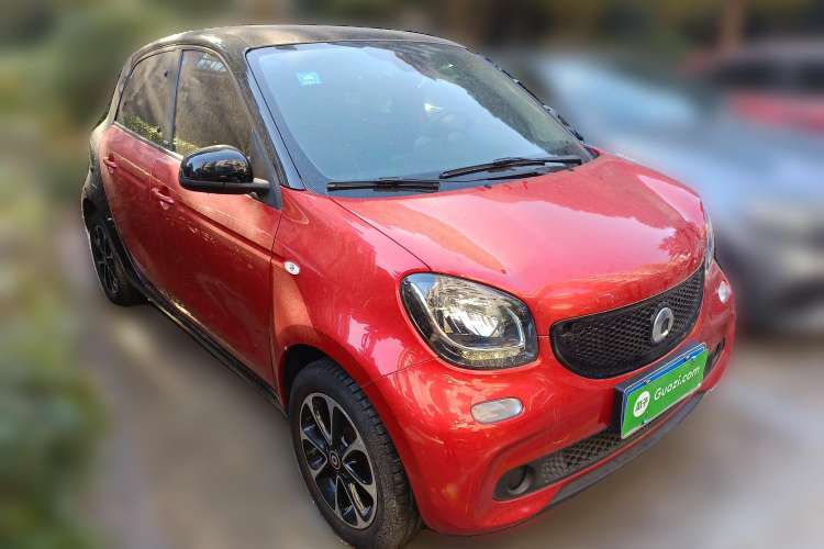 Used smart forfour 2016 1.0L 52 kW Passion Edition Front Right 45 Deg