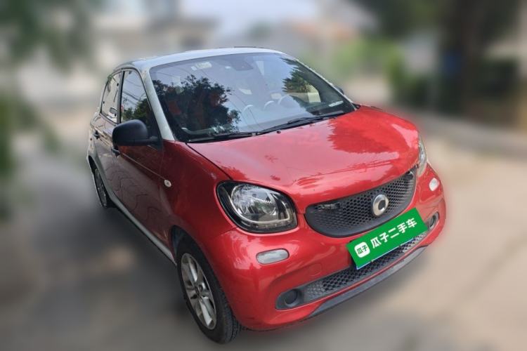 Used smart forfour 2016 1.0L 52 kW Dynamic Edition Front Right 45 Deg