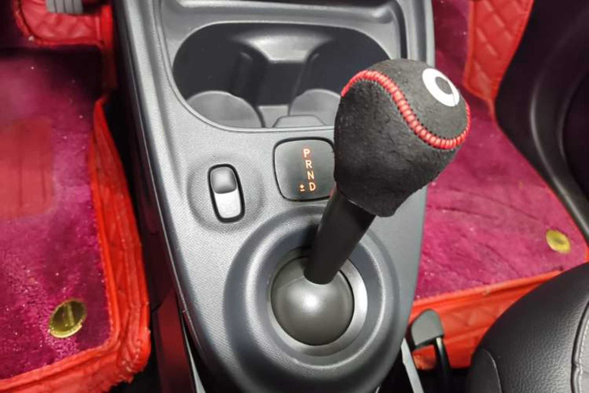 Used smart forfour 2016 0.9T 66 kW Pioneer Edition Gear Lever