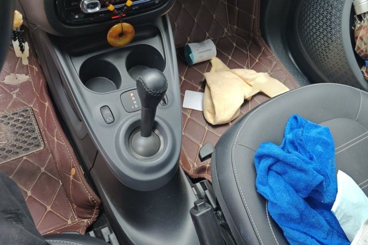 Used smart forfour 2016 0.9T 66 kW Pioneer Edition Gear Lever