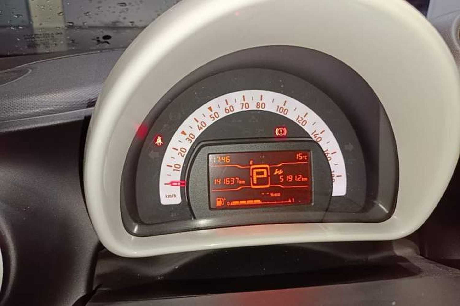 Used smart forfour 2016 1.0L 52 kW Dynamic Edition Instrument Cluster