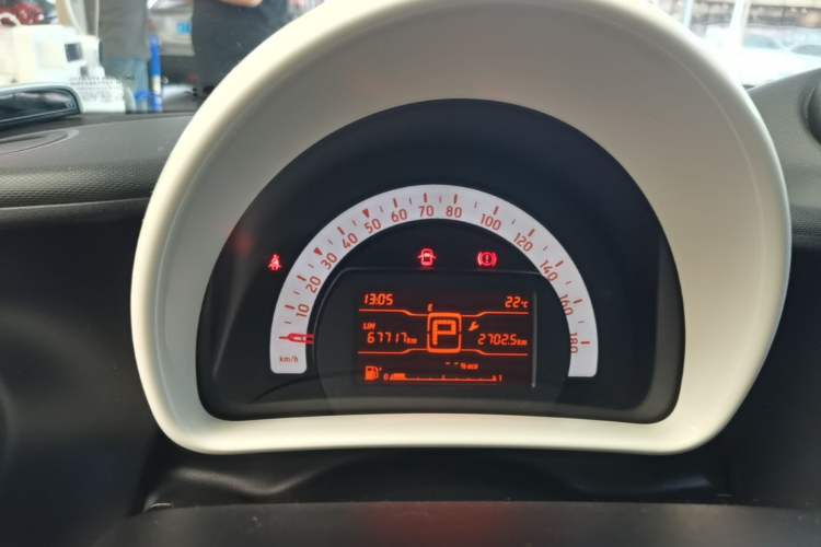 Used smart forfour 2016 1.0L 52 kW Dynamic Edition Instrument Cluster