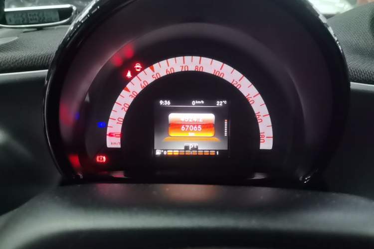 Used smart forfour 2016 0.9T 66 kW Pioneer Edition Instrument Cluster