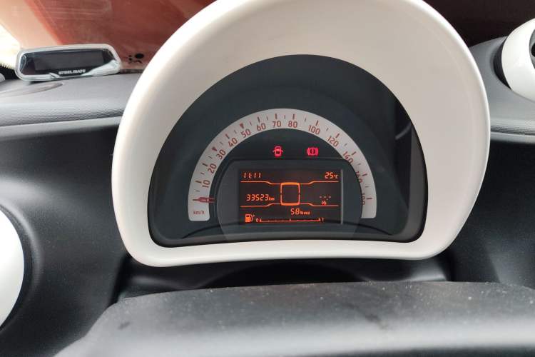 Used smart forfour 2016 1.0L 52 kW Dynamic Edition Instrument Cluster