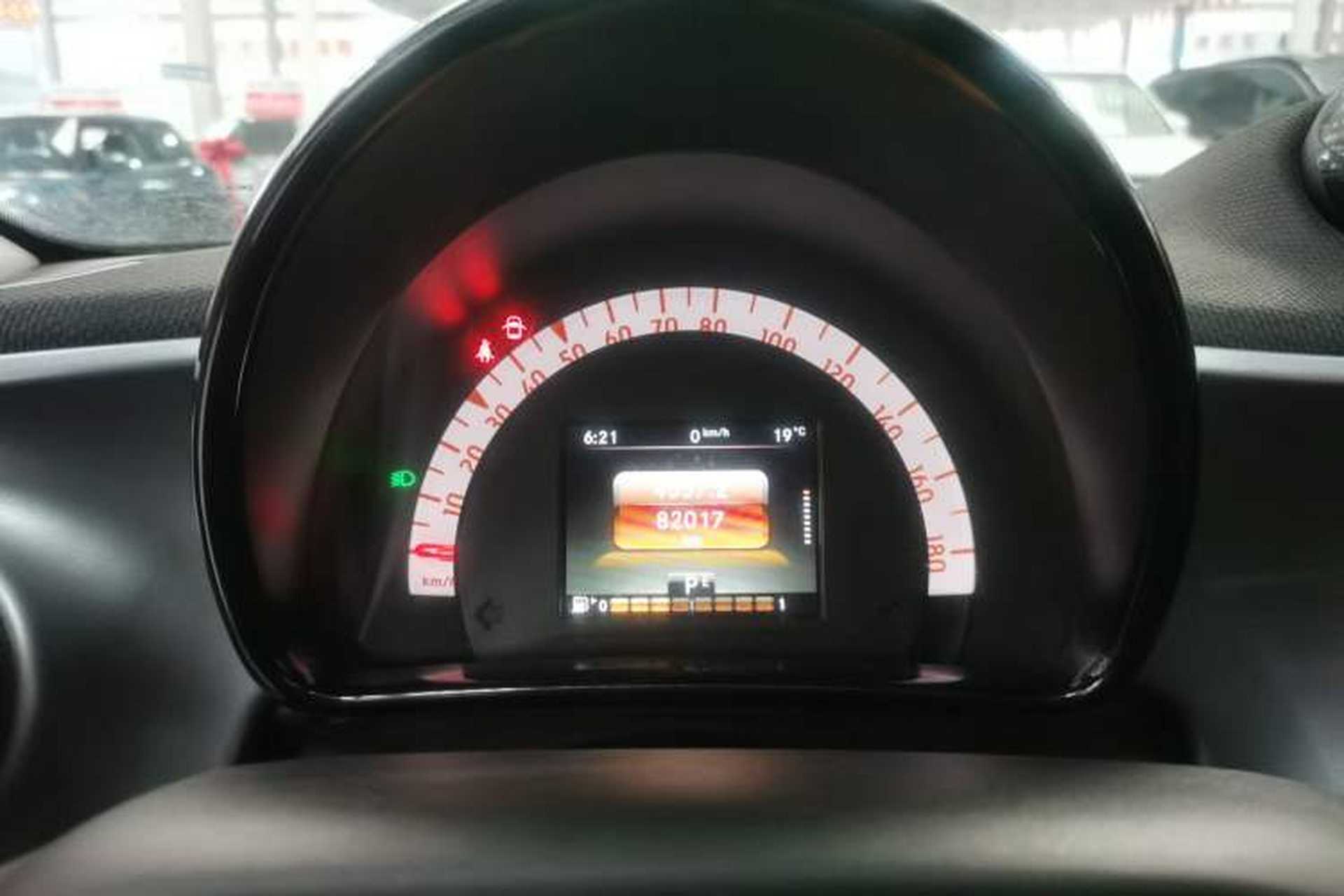 Used smart forfour 2016 1.0L 52 kW Passion Edition Instrument Cluster