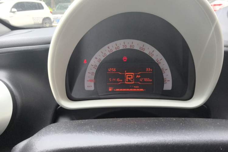 Used smart forfour 2016 1.0L 52 kW Dynamic Edition Instrument Cluster