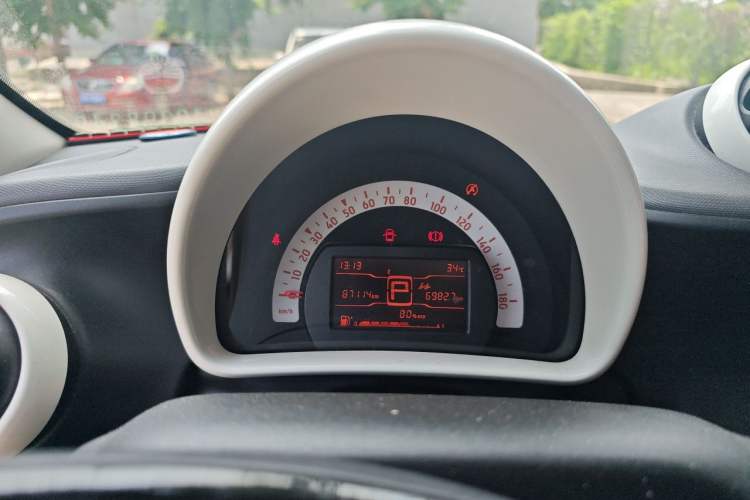 Used smart forfour 2016 1.0L 52 kW Dynamic Edition Instrument Cluster