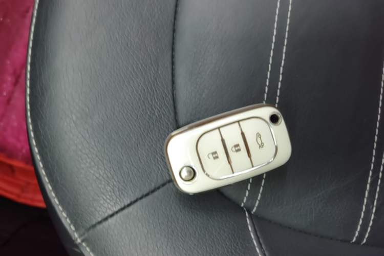 Used smart forfour 2016 0.9T 66 kW Pioneer Edition Interior 1