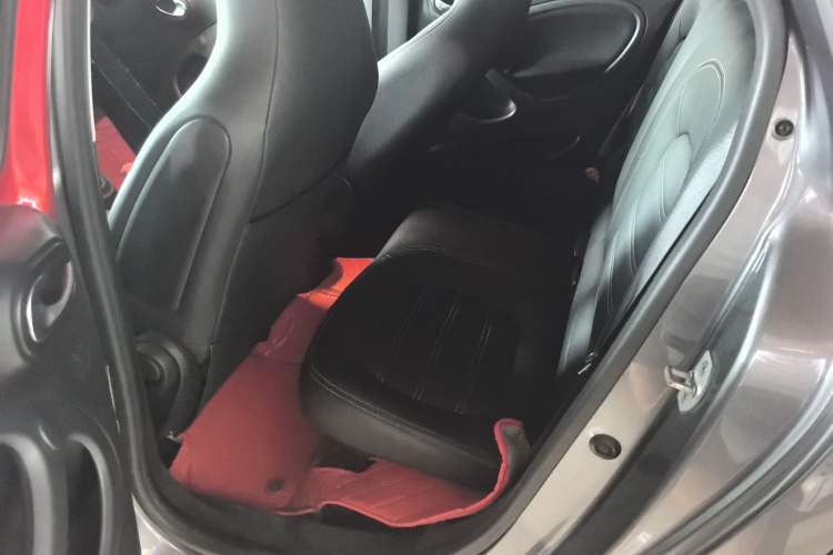 Used smart forfour 2016 1.0L 52 kW Passion Edition Interior 1