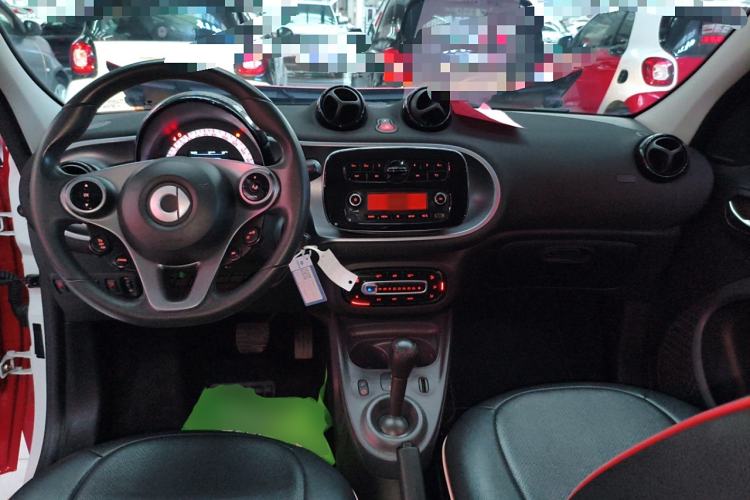 Used smart forfour 2016 1.0L 52 kW Passion Edition Interior 2
