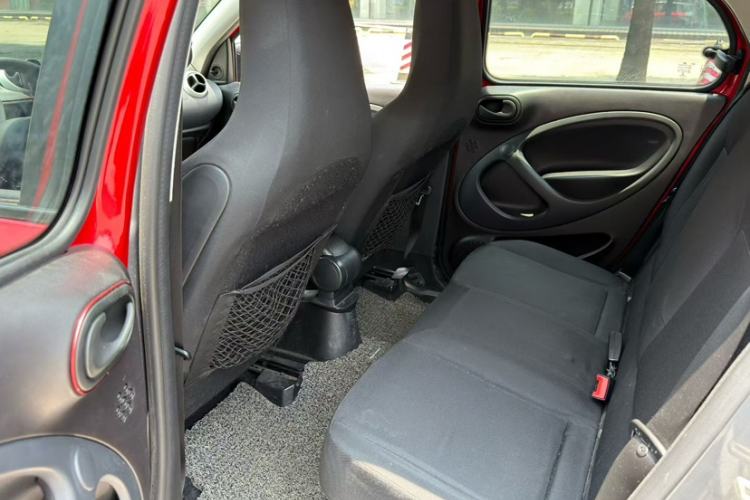 Used smart forfour 2016 1.0L 52 kW Dynamic Edition Interior 2