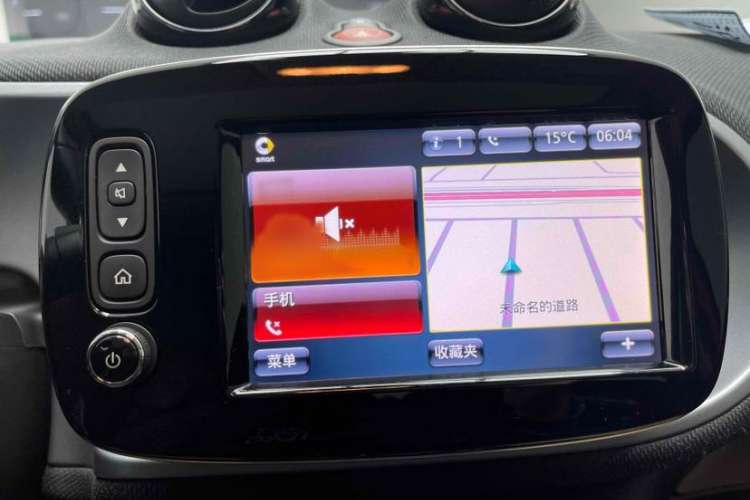 Used smart forfour 2016 0.9T 66 kW Pioneer Edition Interior 3