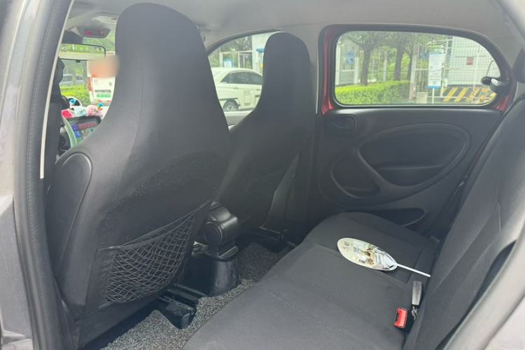 Used smart forfour 2016 1.0L 52 kW Dynamic Edition Interior 3
