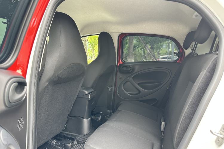 Used smart forfour 2016 1.0L 52 kW Dynamic Edition Interior 3