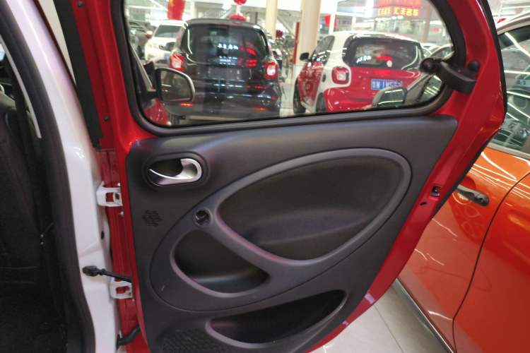 Used smart forfour 2016 1.0L 52 kW Passion Edition Interior 6
