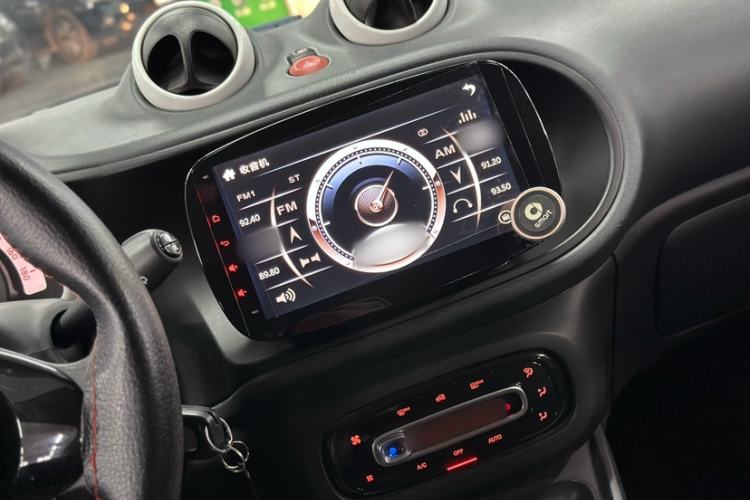 Used smart forfour 2016 1.0L 52 kW Dynamic Edition Interior 7