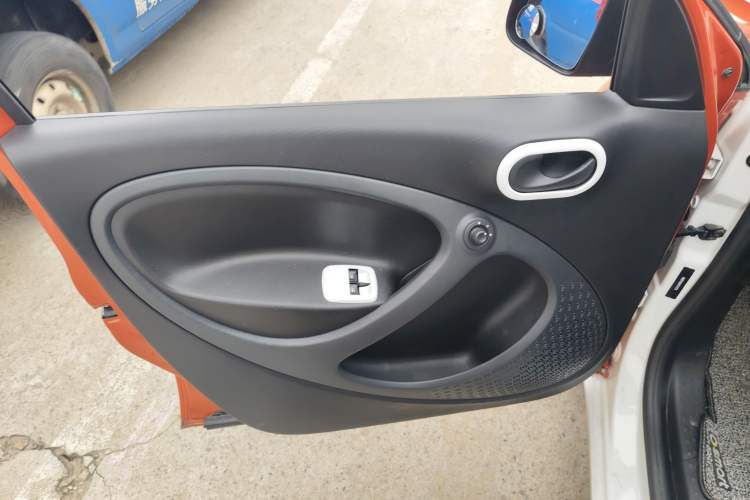 Used smart forfour 2016 1.0L 52 kW Dynamic Edition Left Front Door Interior
